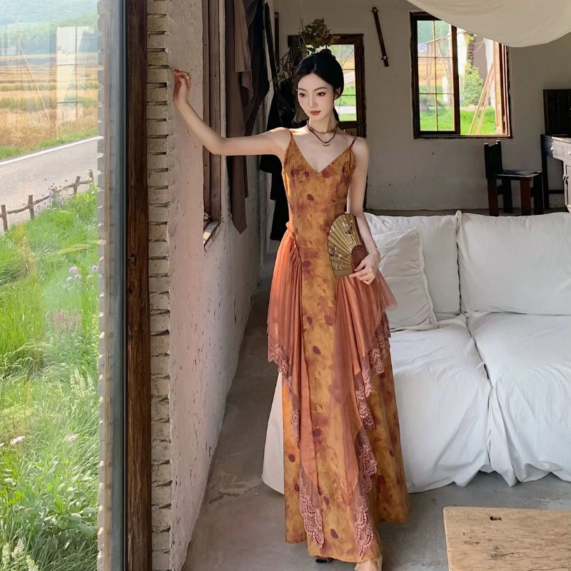 French Sweet and Spicy Style Sling Dress for  Sunset-Inspired Retro Oil Painting Smudge Print with Lace Patchwork and V-Neck