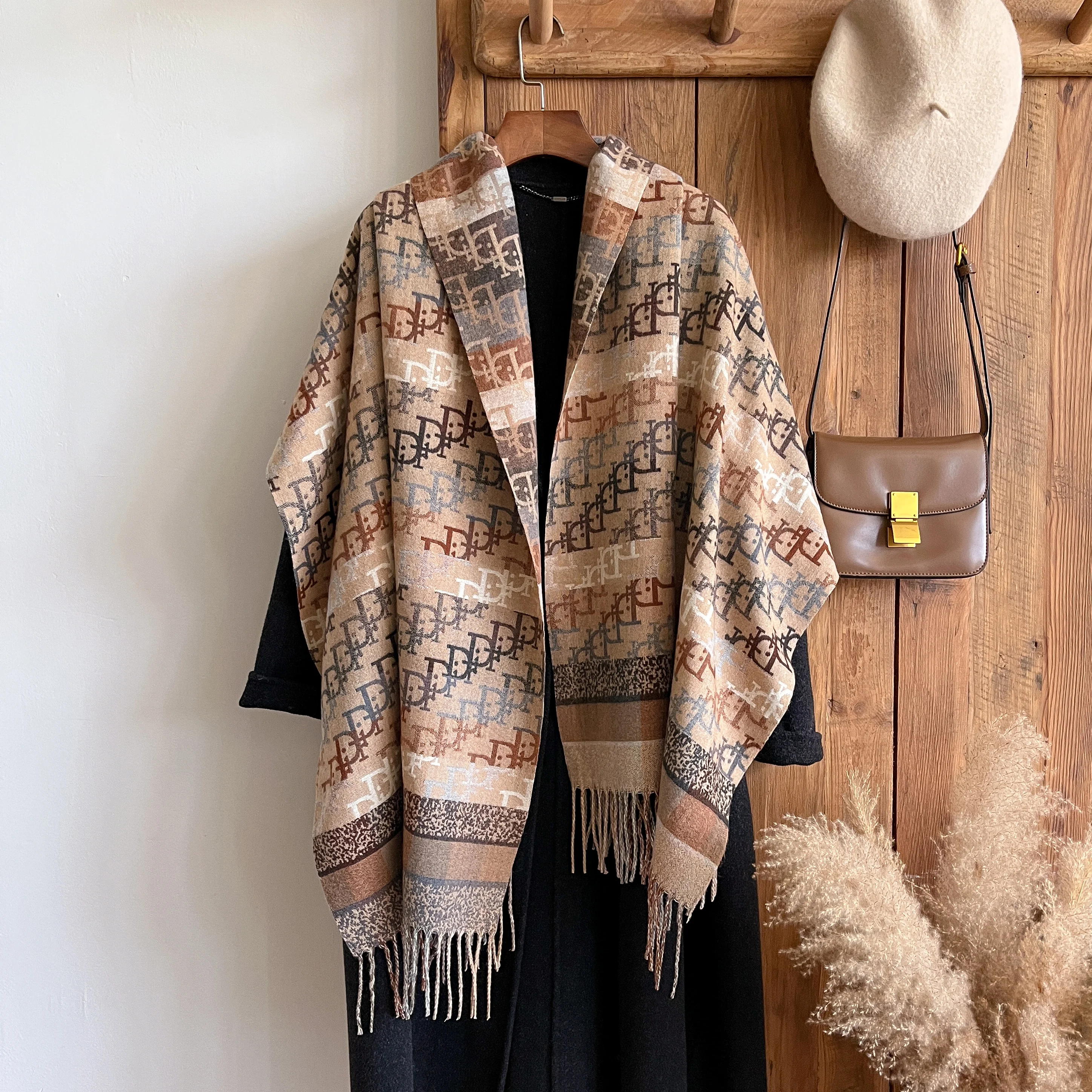 

Women's Stylish National Pattern Faux Cashmere Infinity Scarf Winter Warm Two-Sided Thick Floral Print Shawl Foulard Blanket