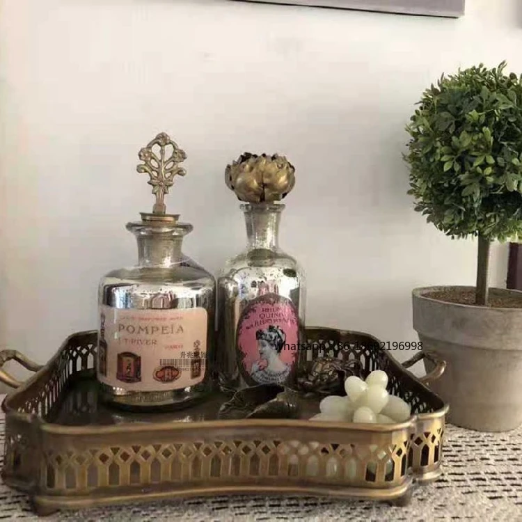 India Imported European French Light Luxury Handmade Old Retro Glass Brass Lid Perfume Bottle Aromatherapy Bottle Props Ornament