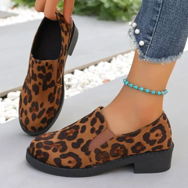 Round Toe Leopard Print Mocassins para mulheres, anti-derrapante, salto baixo, sapatos individuais, conforto, ao ar livre, pendulares, moda, novo