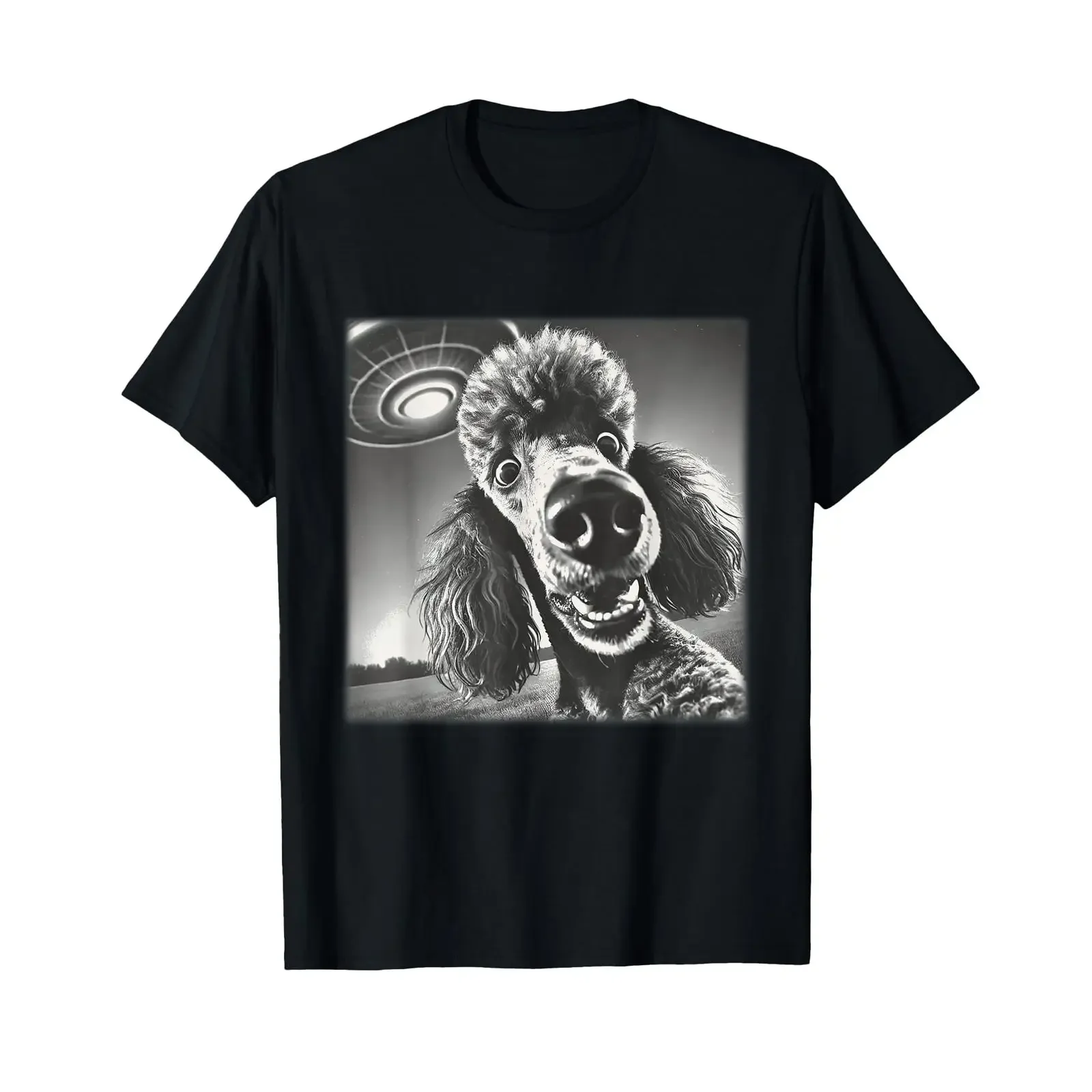 Vintage Poodle Selfie with UFO Alien Photobooth Dog Mom Dad T Shirt vintage Washed Breathable Soft Slightly homme Versatile