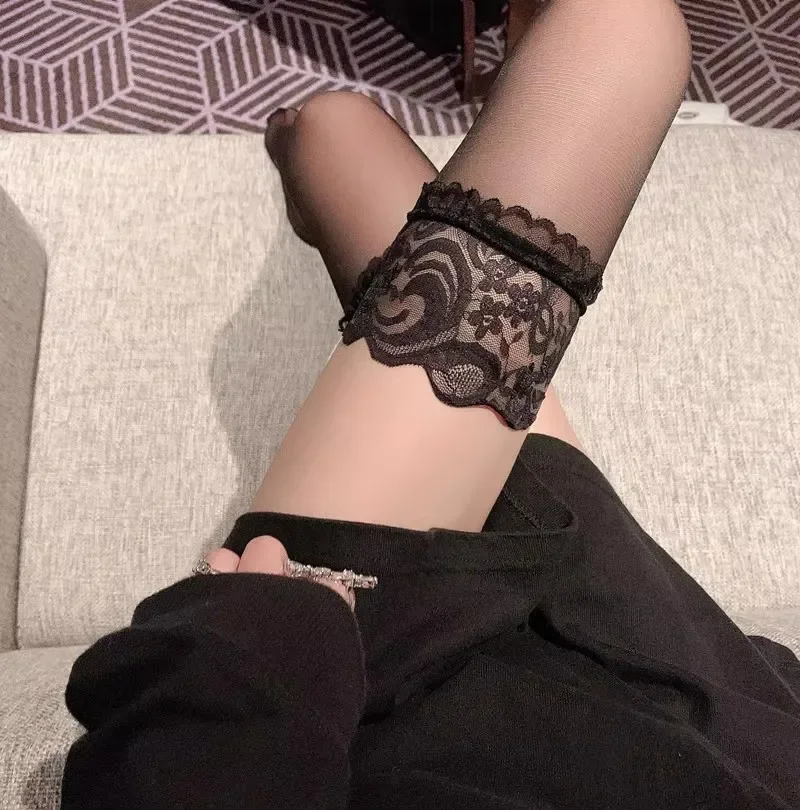 السيدات الجوارب بلون الفتيات لوليتا الفخذ العليا جوارب الدانتيل مثير الجوارب الطويلة النساء فوق الركبة جوارب حلوة أسود أبيض