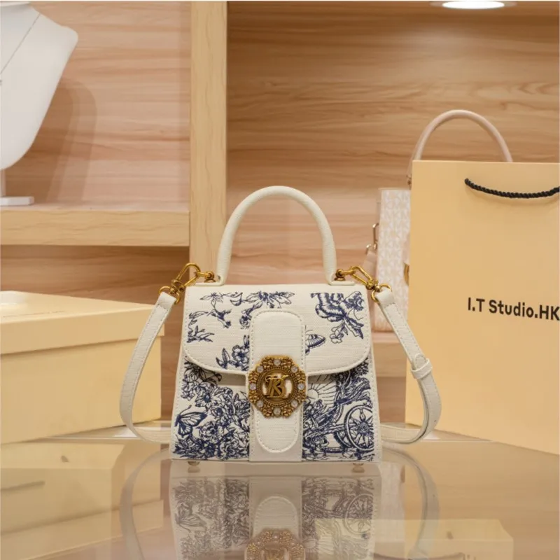 

Light luxury brand women's handbag 2025 new embroidered shoulder bag fashion designer high-end texture crossbody bag