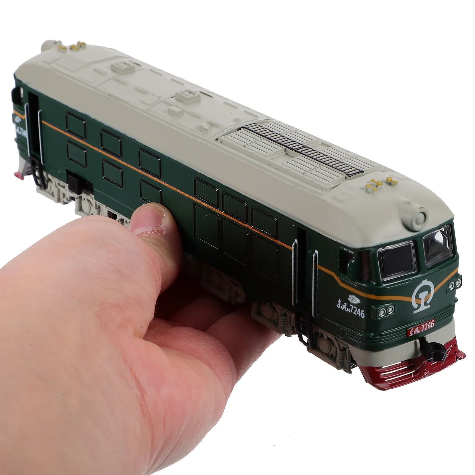 

Классический зеленый поезд-локомотив из сплава с подсветкой и музыкой, на фрикционном приводе, для раннего развития, детская игрушка-симулятор метро