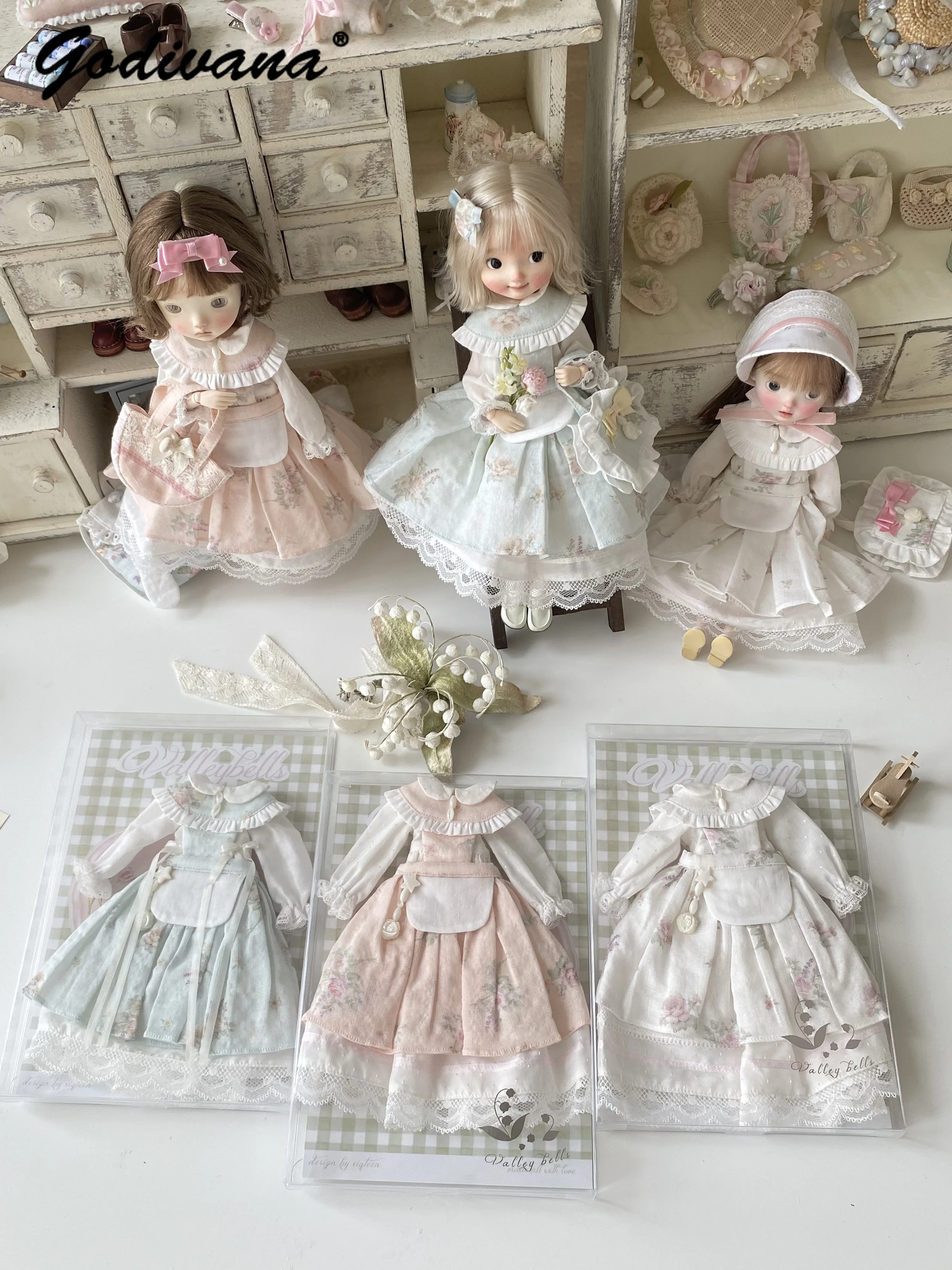 Ob22 Blythe BJD Doll Clothes Vintage Floral Lace Doll Outfit Maid‑Style Sweet Ruffled Apron Dress Full Set with Accessory