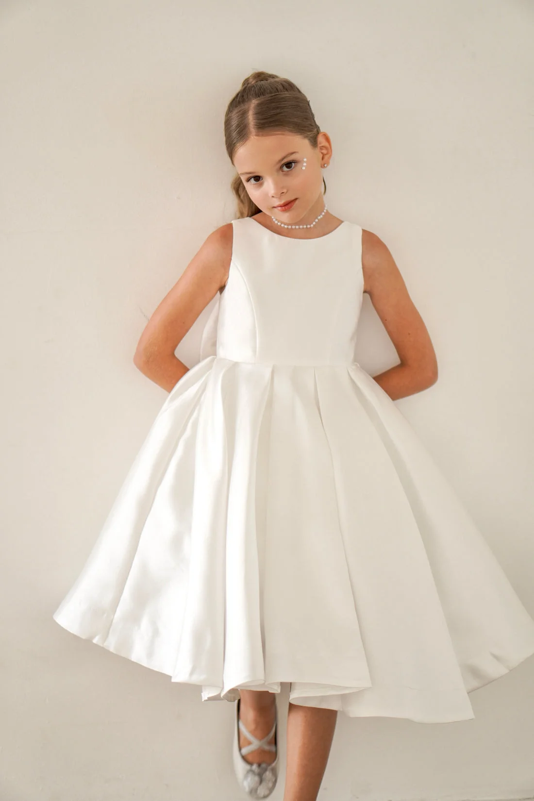 

Elegant Satin Ivory Sleeveless Flower Girl Dress For Wedding With Bow Princess Child First Eucharistic Birthday Party Dress