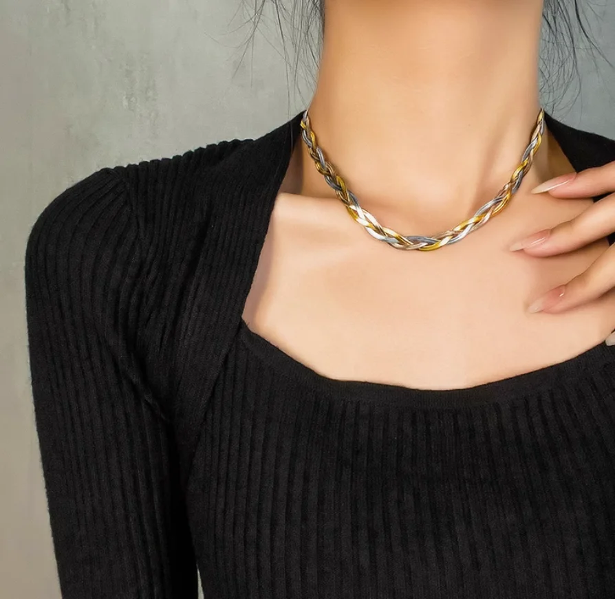 

Unique niche designer hand-woven titanium steel necklace female new tide European and American personality clavicle chain