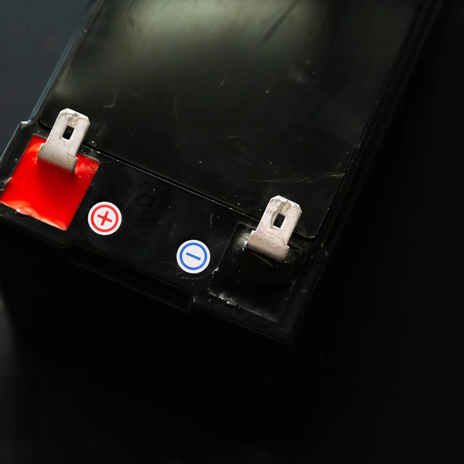 

20mm Round Polarity Labels Stickers Clear Identification Material Strong Adhesive Electrical Machines Safety Compliance