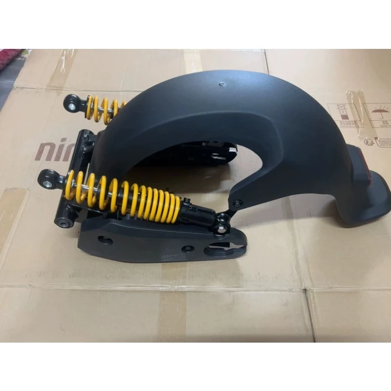 

A set of rear wheels of electric vehicle M395cMax, a set of rear flat forks/guards/fenders/shock absorbers