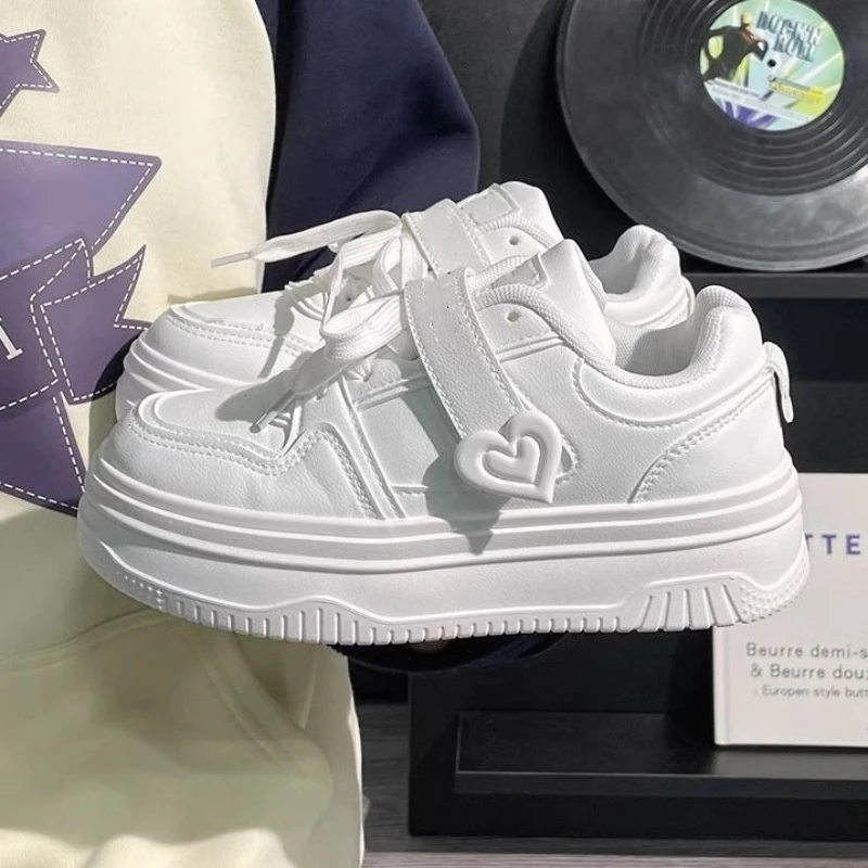 

Korean Inspired Thick Sole Height Boost Platform Shoes For Women Lightweight Breathable Heart Design Casual School Sneakers​