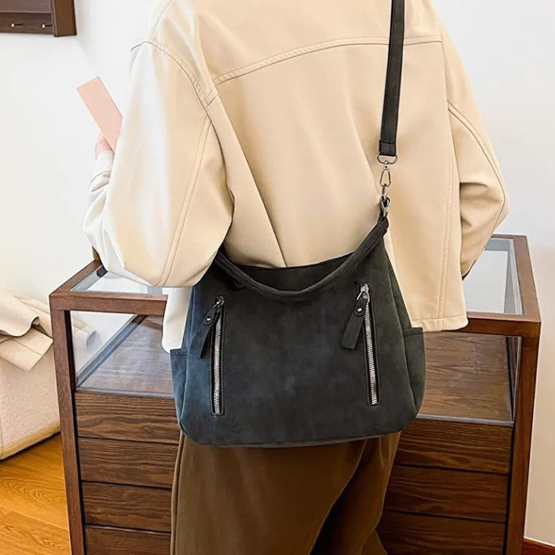 Thumbnail 4 - #61 Discounted Leather Shoulder Bags Worth Buying