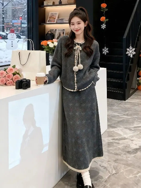 

Корейский модный вязаный комплект из топа и юбки для женщин: удобный крой для зимнего сезона