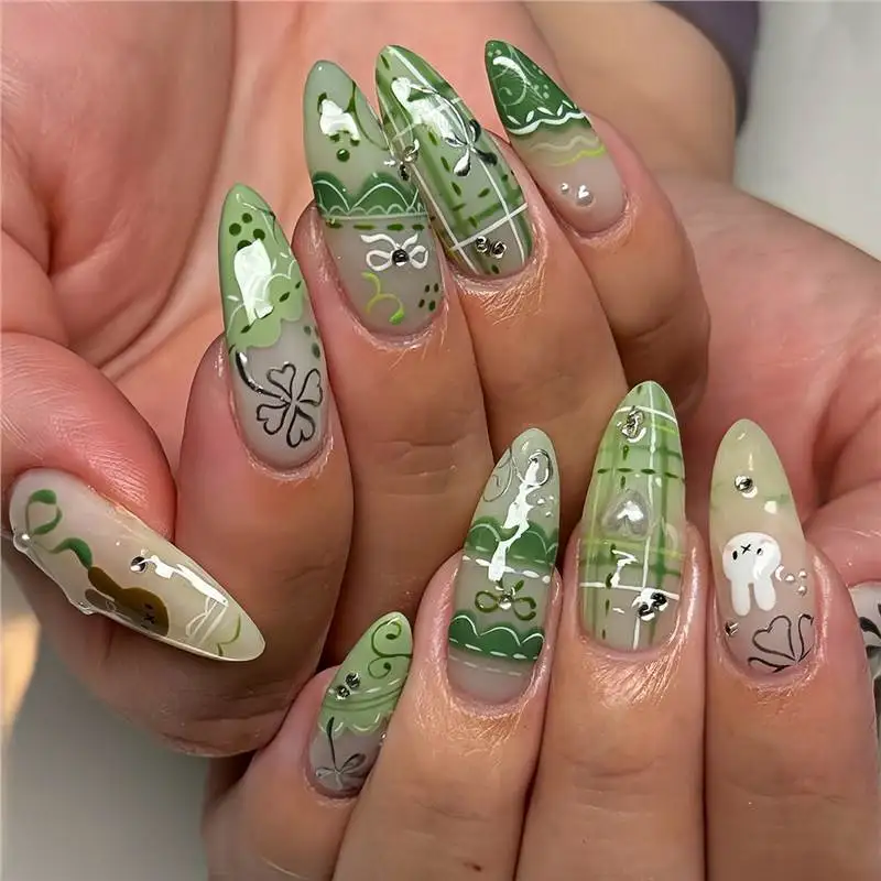 24 قطعة زهرة خضراء حلوة اللوز الصحافة على الأظافر كاذبة لطيف الكرتون الأرنب القوس منقوشة خنجر الأظافر وهمية للنساء بسيطة Ins مسمار