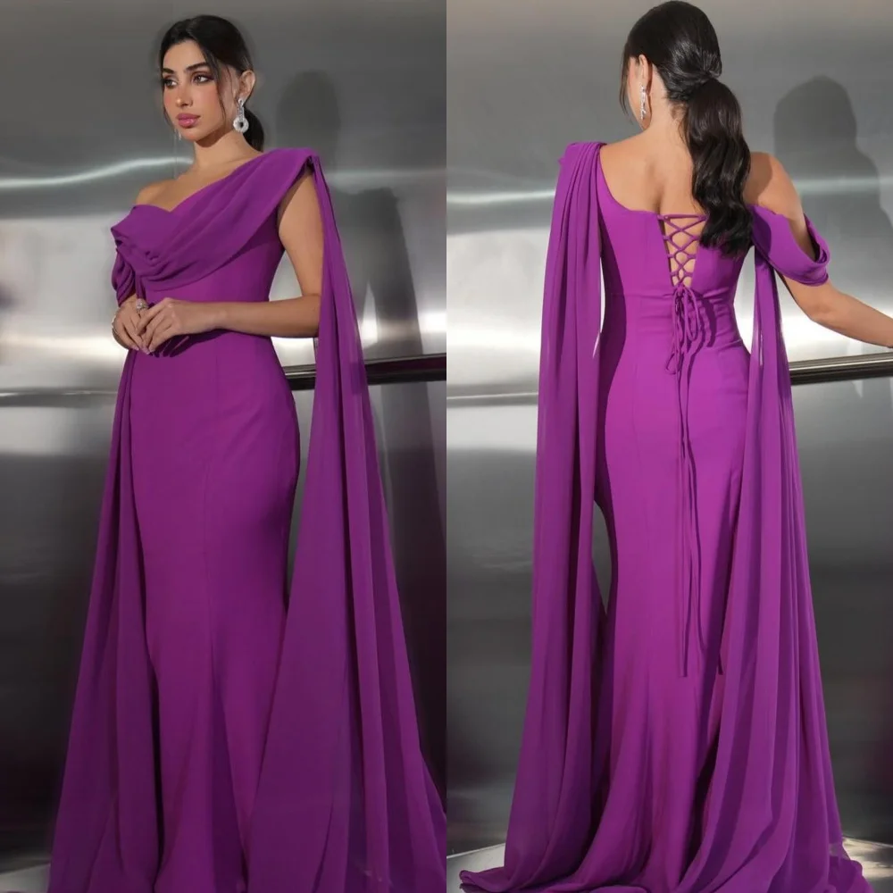 Sukienki na zamówienie: formalne, plisowane, syrenka, z jednym ramieniem, długie, na specjalne okazje, dla celebrytów, proste, w stylu rustykalnym, modne.