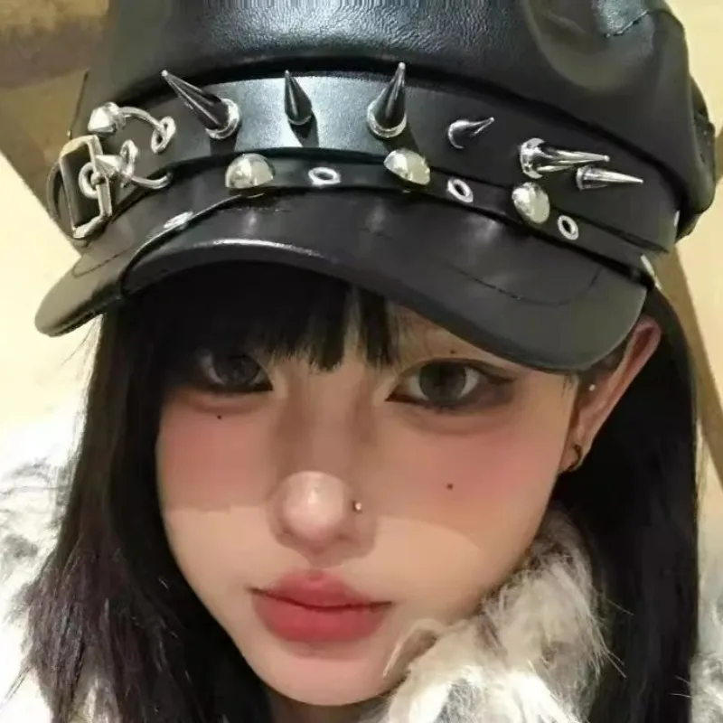 أزياء المرأة السوداء بولي Leather القبعات الجلدية Aht القوطية قبعة مسطحة خمر الخريف الشتاء إنجلترا شقة Y2k الفتيات الشرير نمط قبعات البيريه