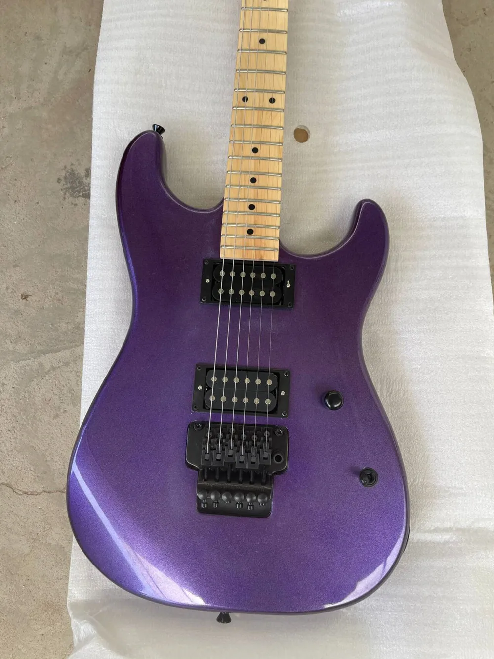 Purple Body Electric Guitar with Maple Neck,Black Hardware,Offering Customized Services