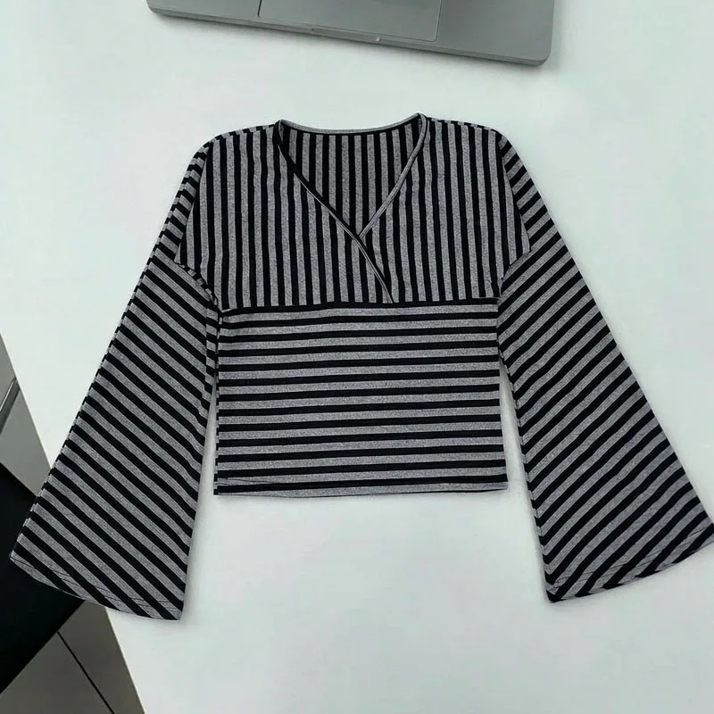 Autumn Korean Street  Casual Design Retro Stripes Deep V-long Sleeves Flared Sleeves Patchwork T-shirt Individuality Commute Top