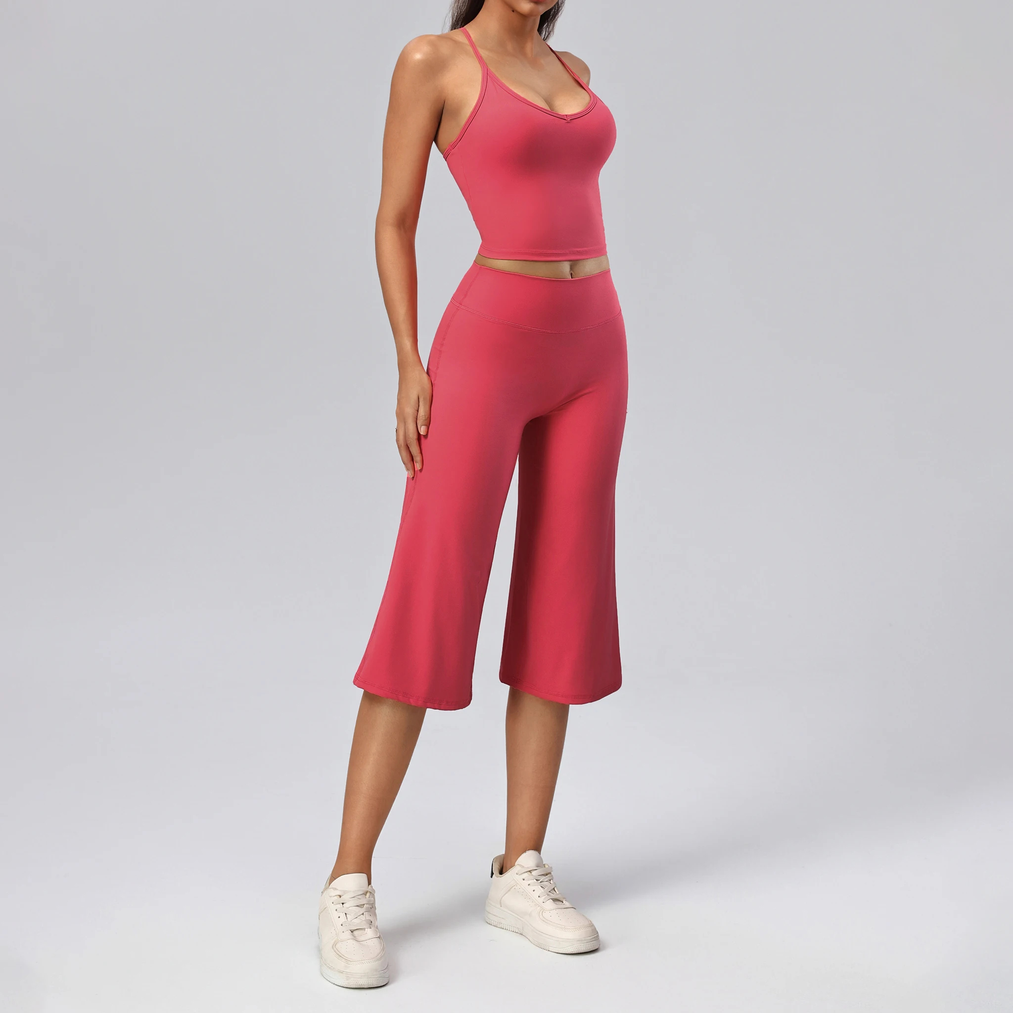Hearuisavy Women's 2 Pcs Yoga Set Halter Neck Fitness Tank Top Sports Bra High Waist Wide Leg Capri Pants Running Gym Sportswear view 4