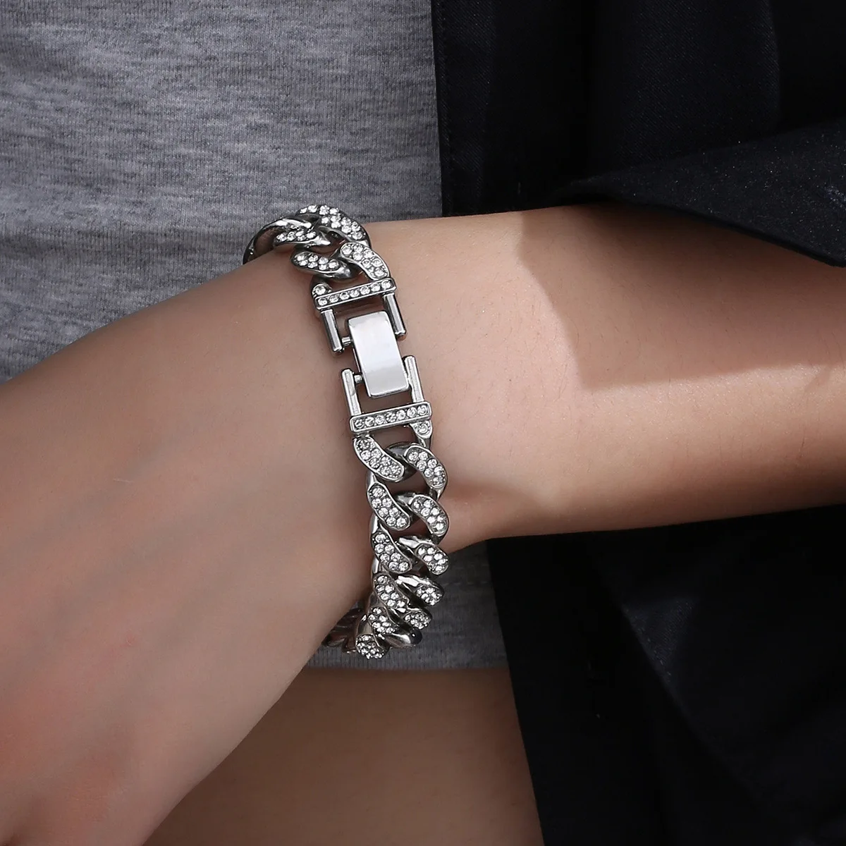 

European and American simple and fashionable full diamond Cuban bracelet ins style titanium steel bracelet