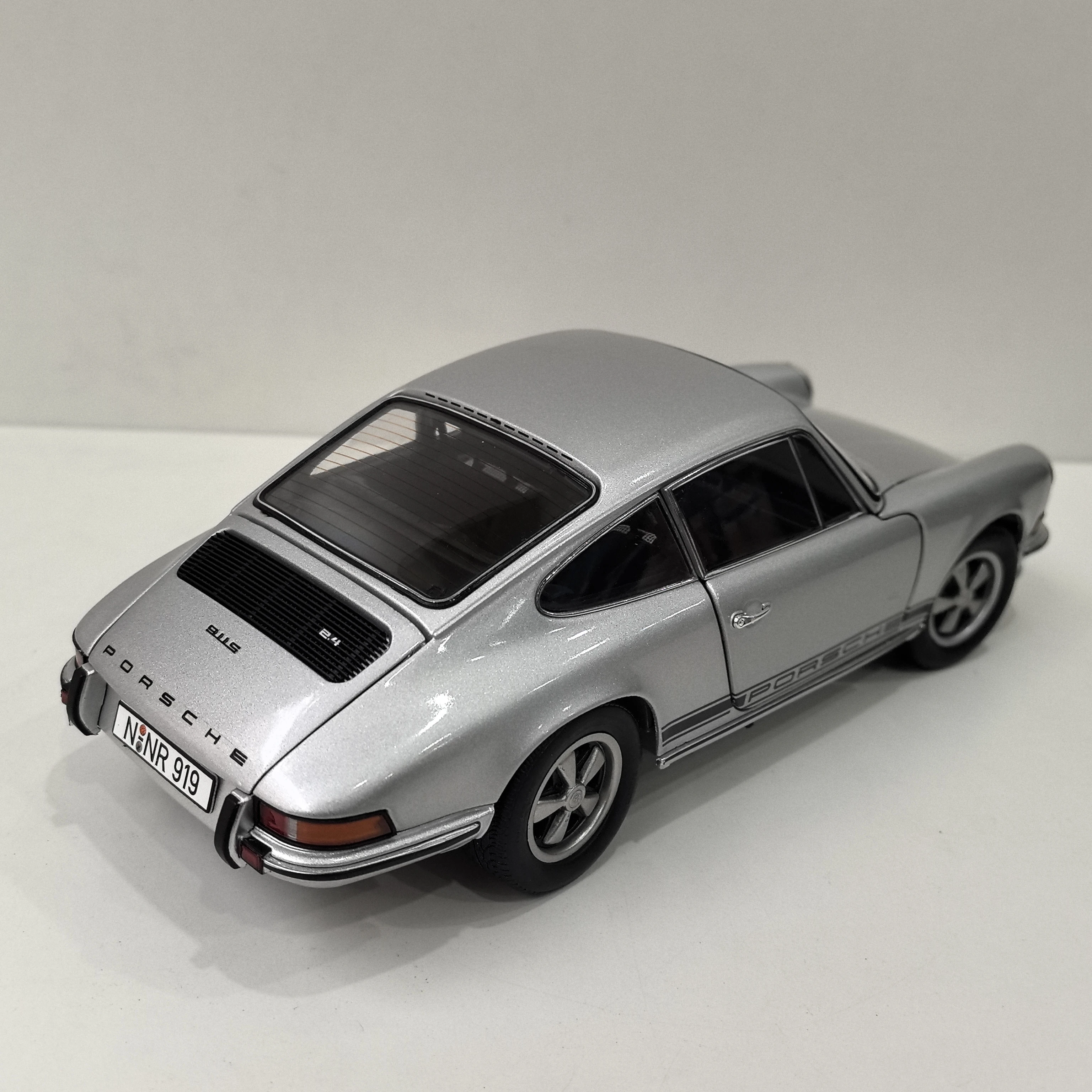 다이캐스트 슈코 1/18 스케일 포르쉐 911 S 쿠페 합금 자동차 모델 수집용 장난감 선물 기념품 장식품