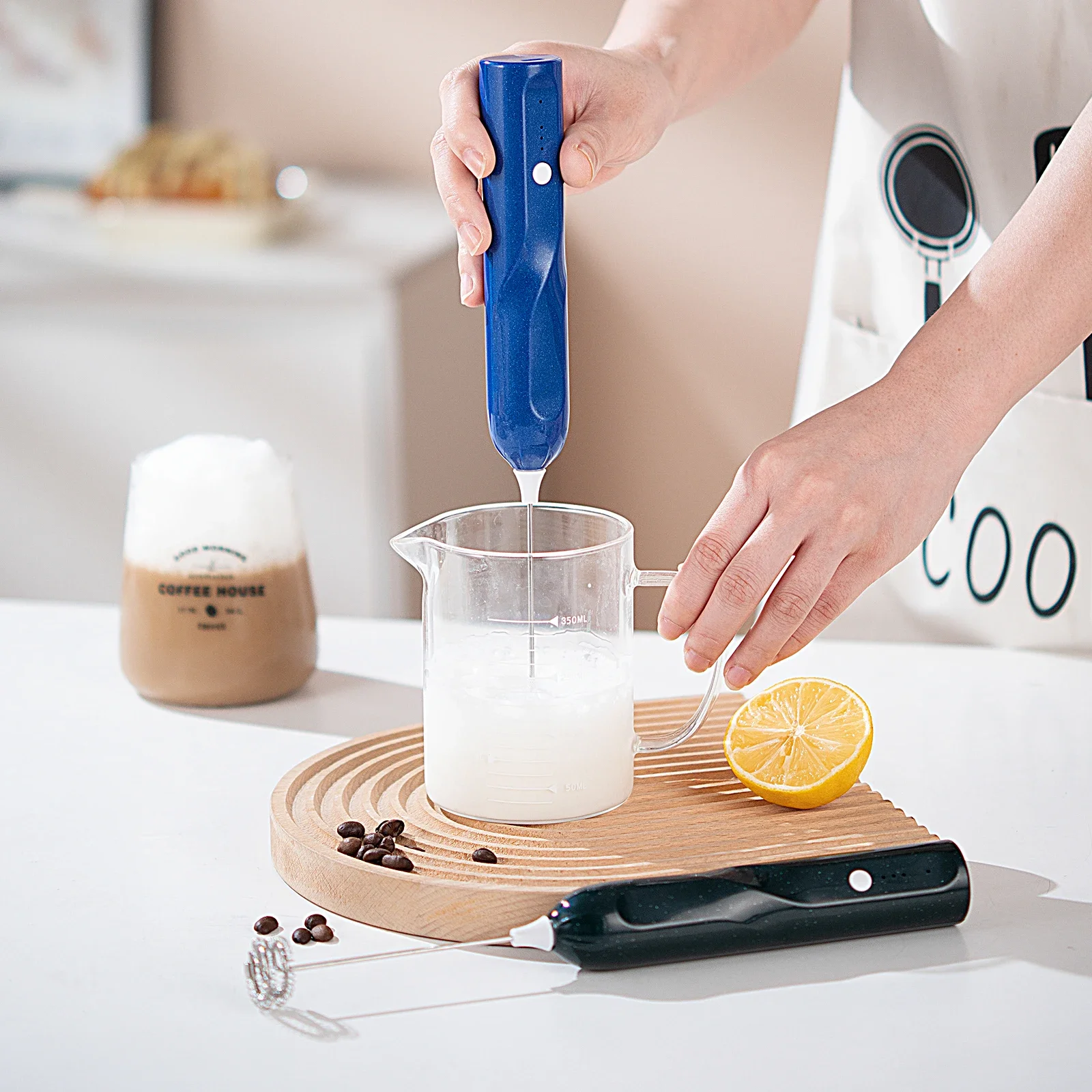 

1 PCS Electric Egg Beater Milk Frother Portable USB Mixer Hand Held Coffee Whisk Household Kitchen Gadgets Foame