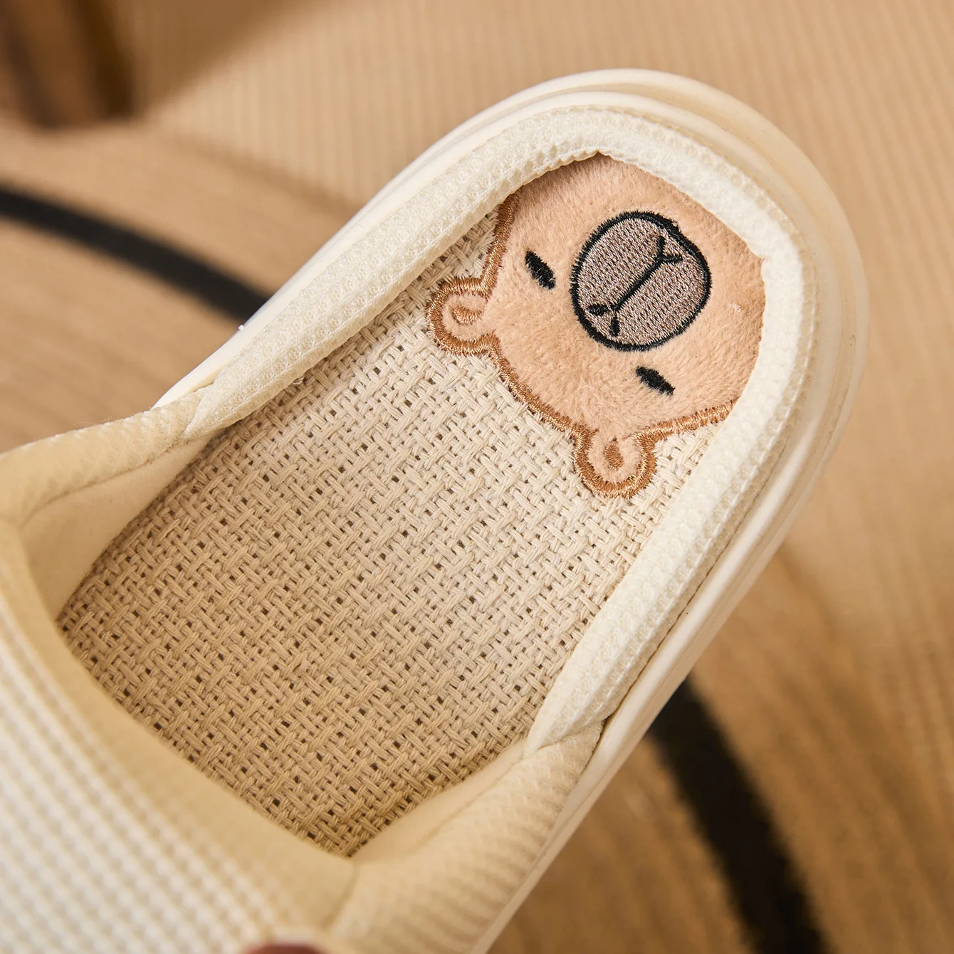 New adorable capybara slippers women indoor lovely slides shoes breathable home slipper ladies kawaii anime flax odorless shoes - Image 4