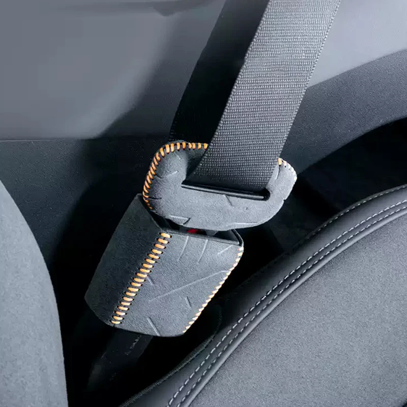 

Car Safety Belt Buckle Clip Protective Cover Suede Safety Belt for LYNK&CO 01 02 03 06 07 08 Anti-Scrape Decoration Accessories