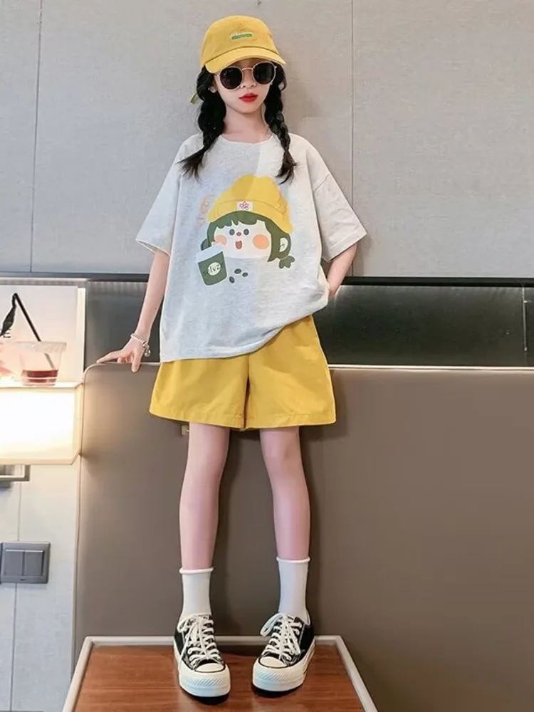 

Детская футболка с короткими рукавами, шорты, летний новый стильный костюм для девочек, комплект из двух предметов для спорта и отдыха для девочек, средний и большой