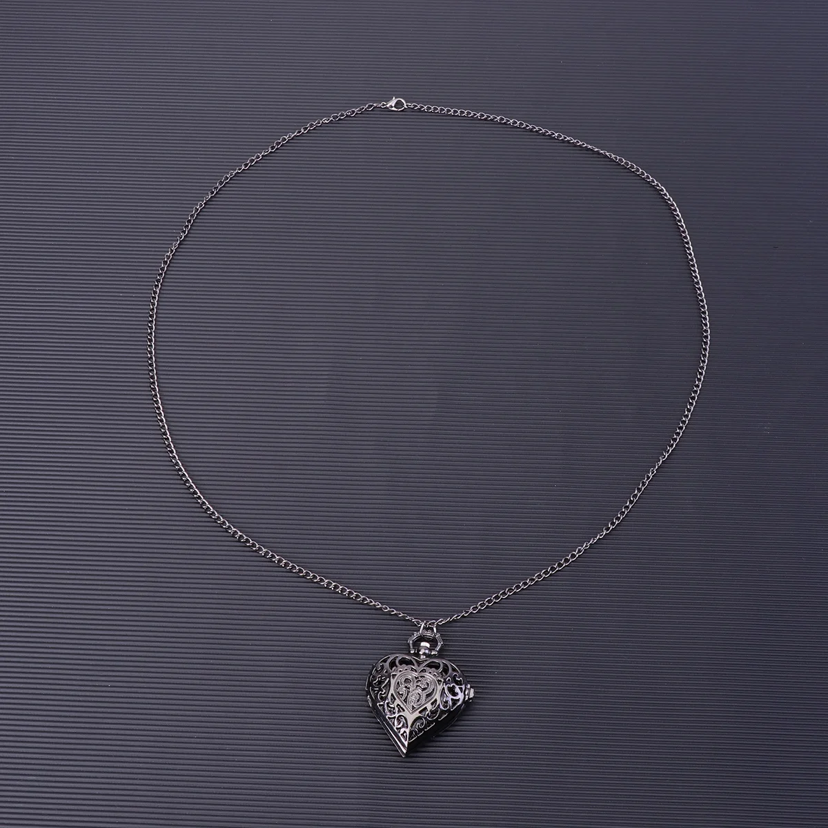 1 قطعة ريترو ستايل خمر ساعة الجيب الأسود الجوف خارج القلب نحت الكوارتز رائعة الرجال النساء ساعة أنيقة هدية #5