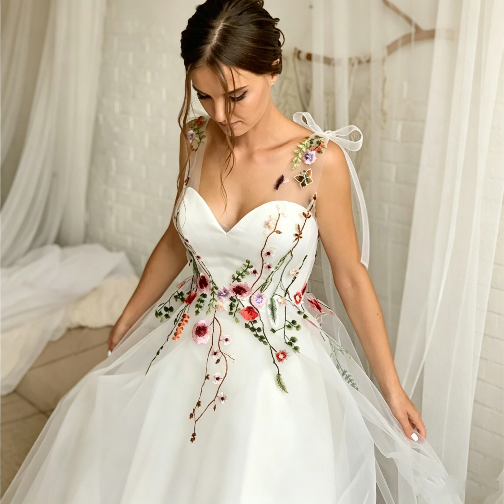 LSYX Maßgeschneiderte bestickte bunte Brautkleider, herzförmiges, rückenfreies Brautkleid, Schnürung, feenhaftes böhmisches Hochzeitskleid