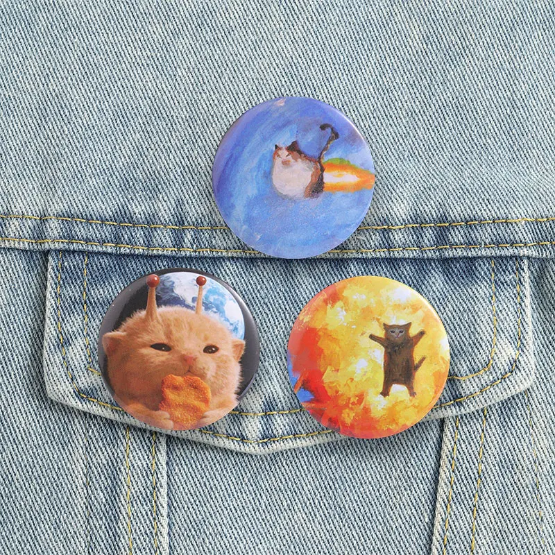 Space Cat Button Badges Cute Alien Kitten Fire Rocket Round Pin Cartoon Animal Brooch Lapel Accessories Hat Decor