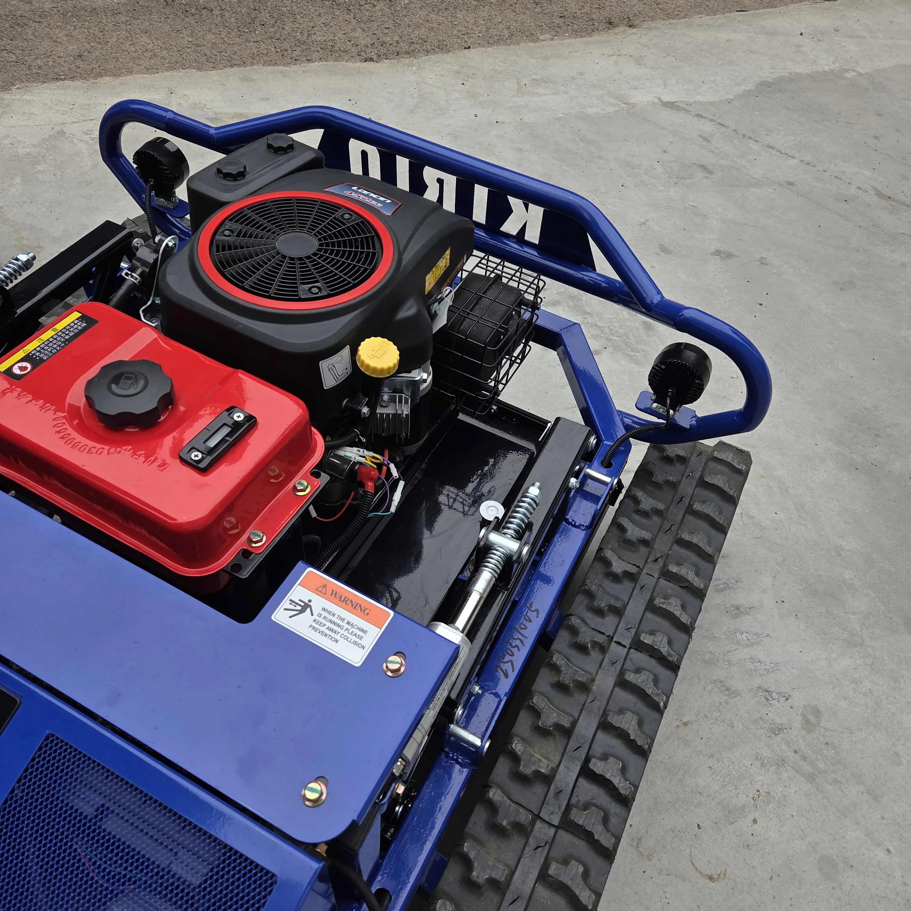 3800 ㎡ /h كفاءة القص 800 مللي متر عرض القطع يمكن رفع رأس السكين 20-150 مللي متر جزازة العشب للتحكم عن بعد