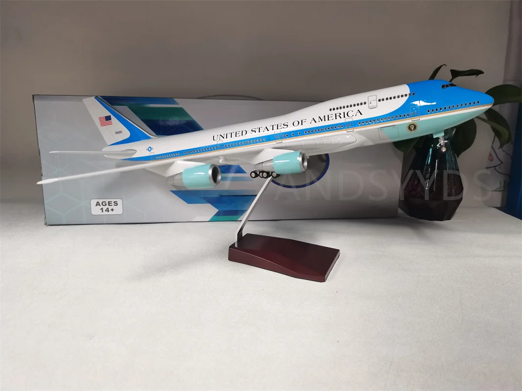 Avión de 47cm a escala 1:150 747, Boeing Air Force, un modelo de aviones, máquina de fundición a presión con luz Led recogida como regalo de aviación