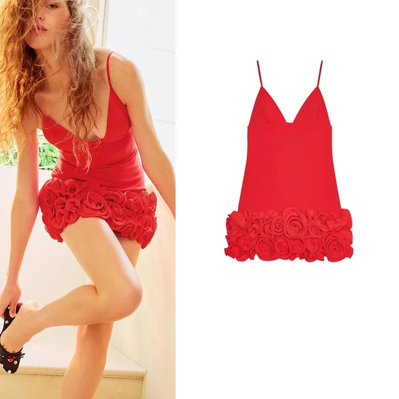 คอลเลคชั่นฤดูร้อนและฤดูใบไม้ผลิ 2025 เสื้อผ้าผู้หญิงแบบใหม่ คอวี แต่งดอกไม้ แต่งระบาย เอวสูง ผ้าโพลีเอสเตอร์ ดีไซน์หวานๆ