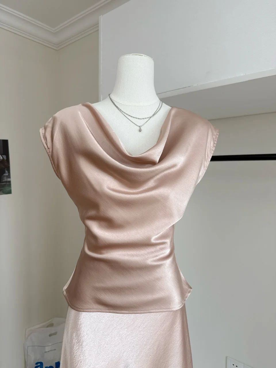 Women's Summer Elegant Acetate Two Pieces Skirt Set Lady Satin Swinging Collar Sleeveless Slim Tank Top + Long Skirt view 4