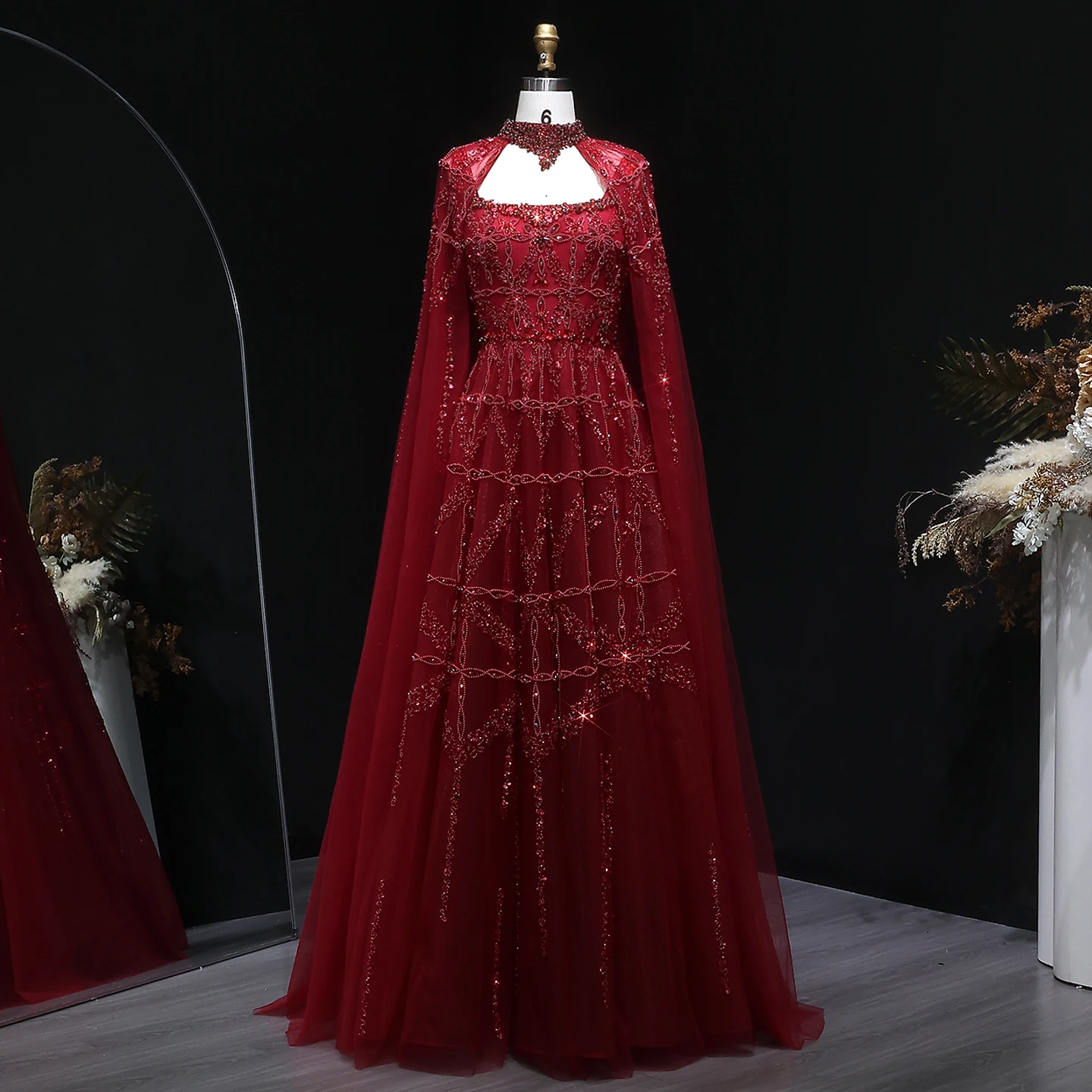 Sharon Said Elegantes A-Linien-Abendkleid mit Perlen und abnehmbarem Cape, Weinrot, Damen-Hochzeits-Party-Ballkleid SS486, Maßanfertigung – Detail 12