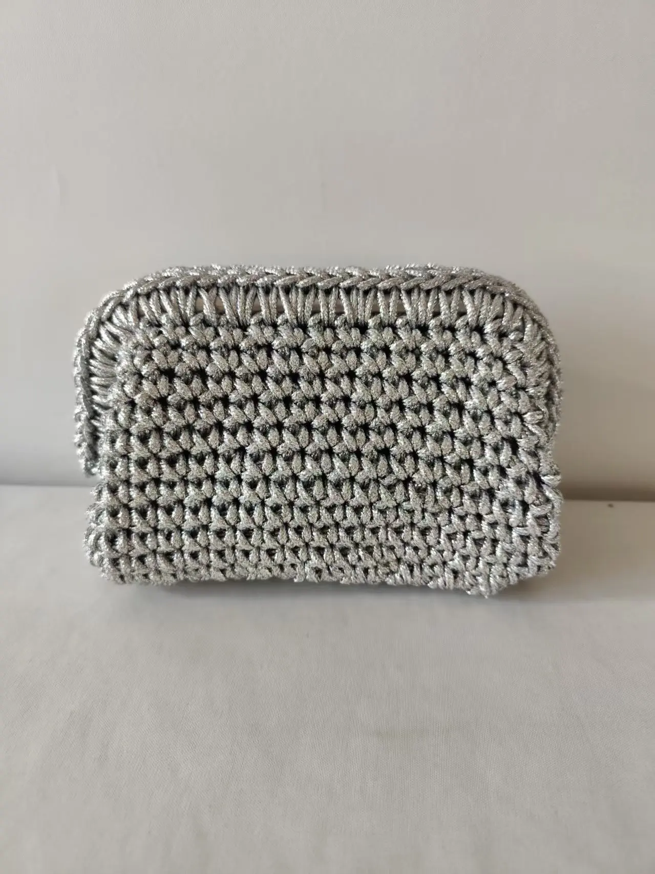 Yiwu Yingzi Handmade Vintage & Luxury Hot-Selling Woven Rope Clutch Bag with Clip