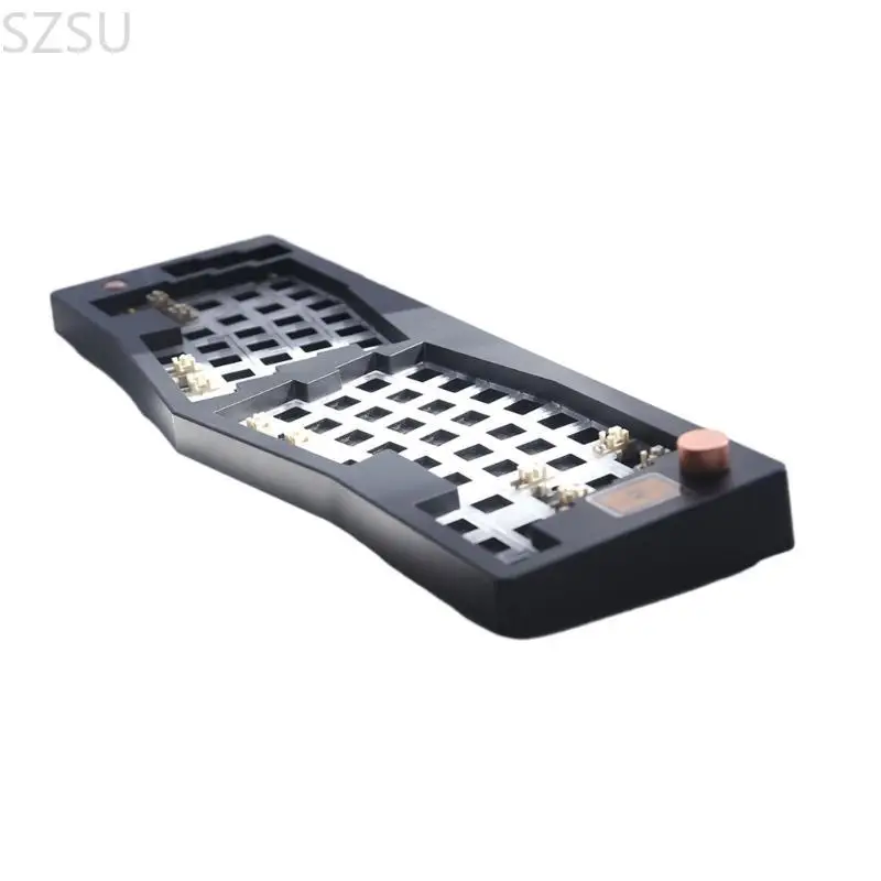 

SZSU ABM066 Игровая клавиатура BT5.0/2,4 ГГц/TypeC Структура прокладок Программируемая через VIA клавиатура