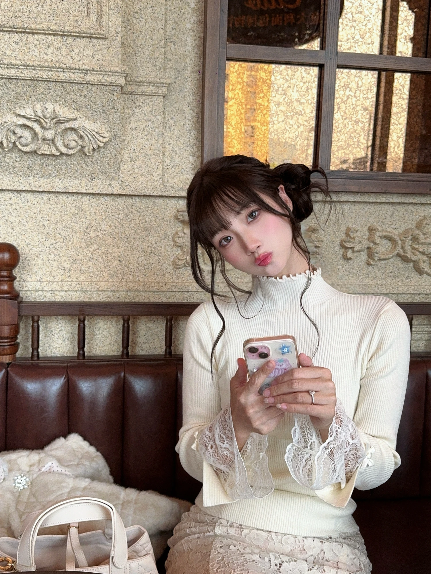 

Ele Honeyrubao Knitted Base irt Lace Splicing Beige Sle Women's Faion Autumn Collection Overhead Wearing Design