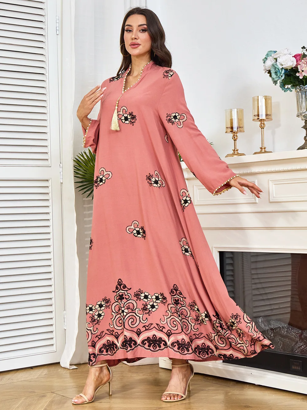 Medio Oriente Moda Donna Musulmana Rosa Stampato Casual Alla Moda Manica Lunga Alla Caviglia Con Scollo A V Ricamato Abaya Abiti Femminili
