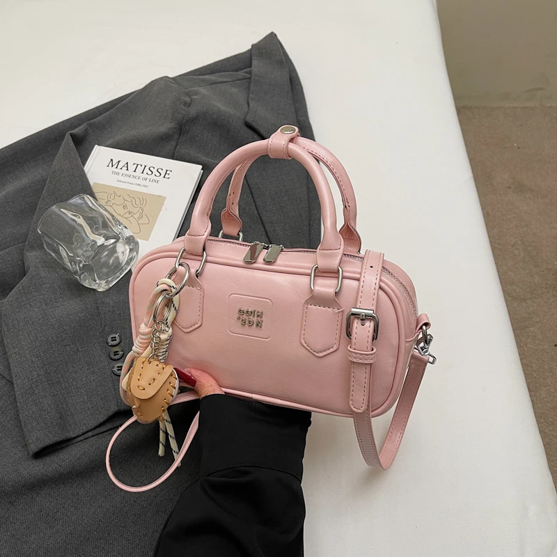 

Fashionable Women's Handbag in Premium Leather by Famous Designer - Crossbody Shoulder Bag Elegant Classic Ladies
