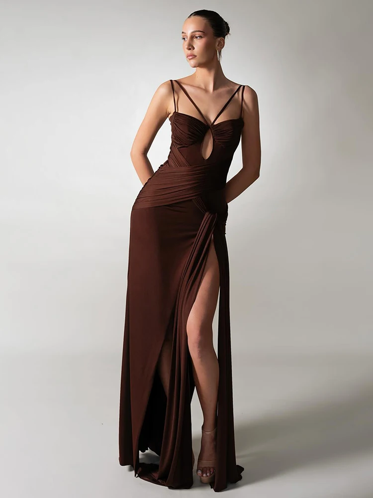 2025 Novo vestido longo elegante marrom chocolate – Vestidos de noite com tiras recortadas e fenda alta sem mangas vestido bodycon de malha