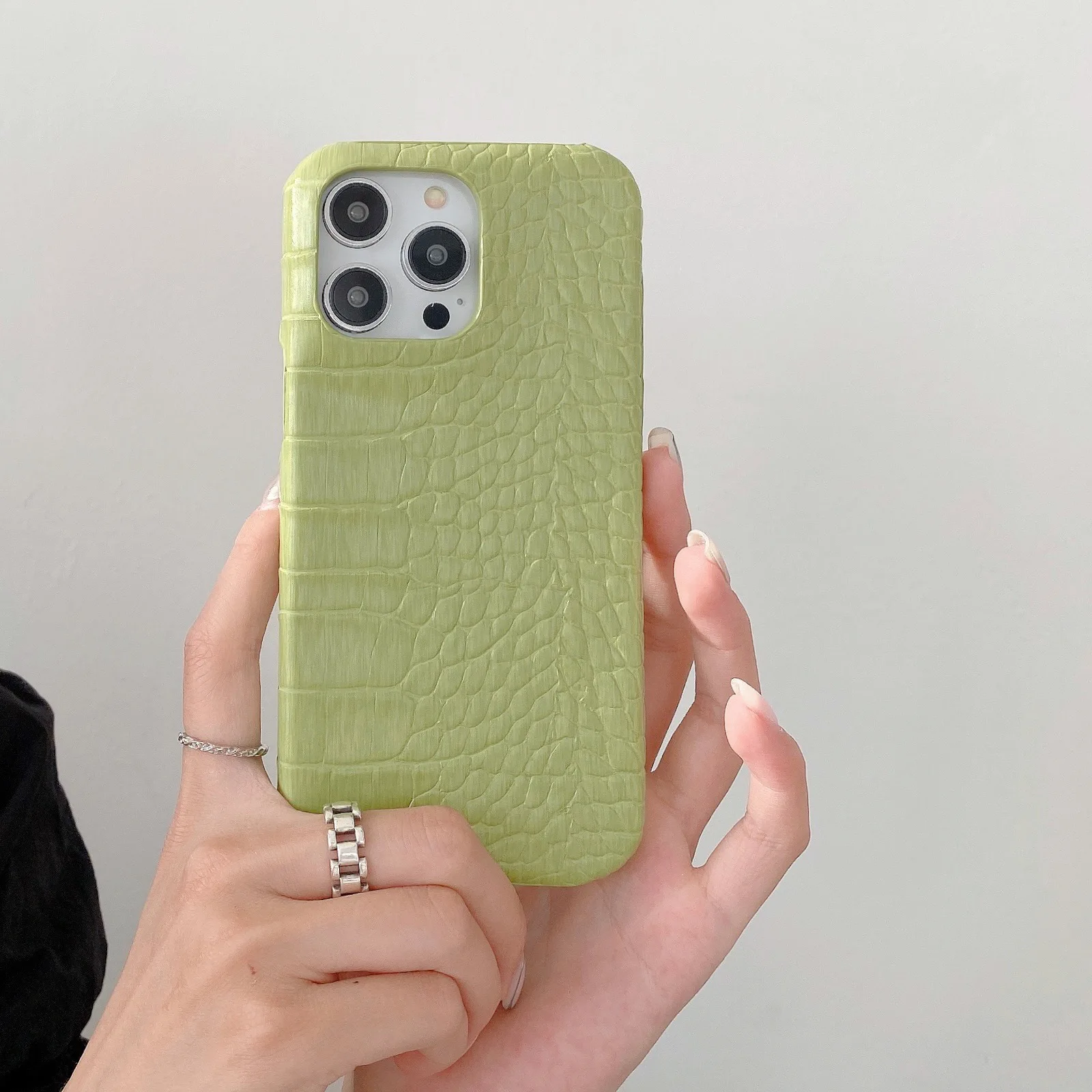 

New Crocodile Silk Pattern Suitable for iPhone 16promax Phone Case 15pro Half Pack Hard Case 14 13 Anti Drop Xr Protective Cover