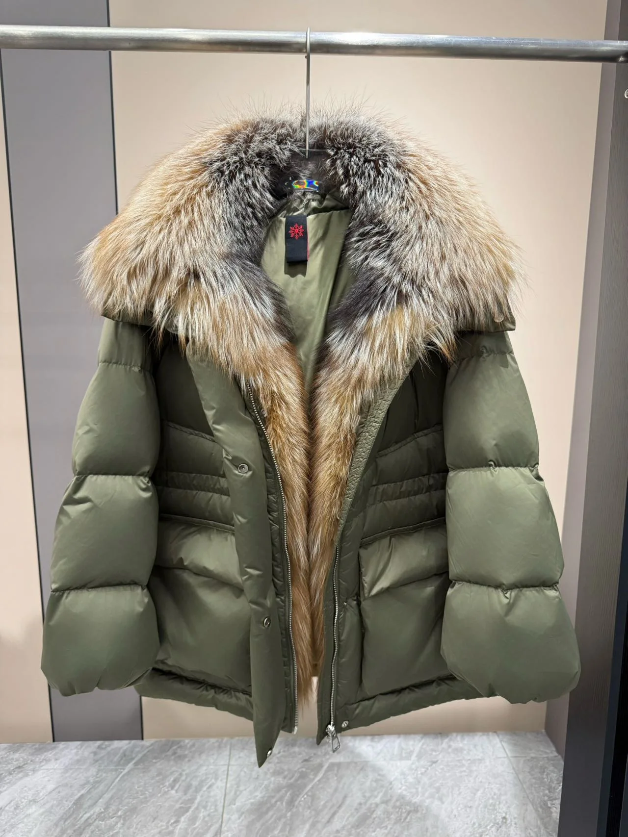 Women's Winter Down Coat Jacket with Fur Thermal Swear Women's Windproof Winter Coat City Fashion for Commuting Snow Season