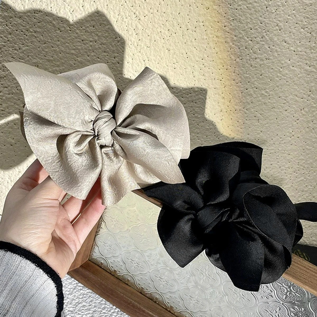 1 مشبك إكسسوار شعر على شكل فيونكة كبيرة باللونين الأبيض والأسود، مشبك إكسسوار للشعر، مشبك إمساك من القماش للنساء، غرا شعر كبير للخريف والشتاء #6