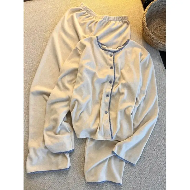 

Комплект пижамы: Уютная флисовая пижама для женщин, корейский стиль, однотонная, новая, теплая, с длинным рукавом и брюками, для весны и осени