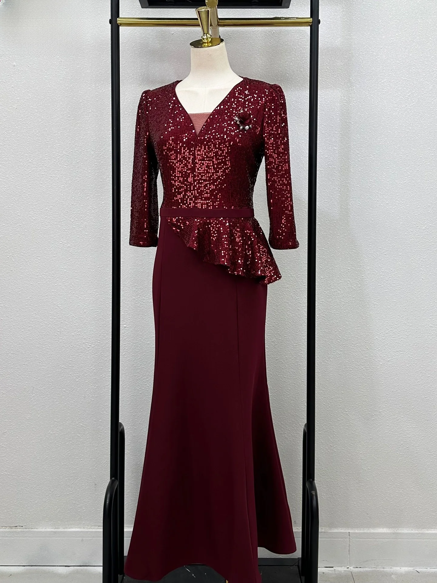 

Ele Long Tailored Wedding Dr Sparkling Sequins Slimming Waist Design Perfect for Matrons of And Special Ocns