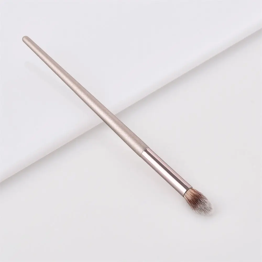 Heißer Concealer Pinsel Lidschatten Pinsel Eye Blending Pinsel Make-Up Pinsel Eyeliner Pinsel Make-Up-Tools