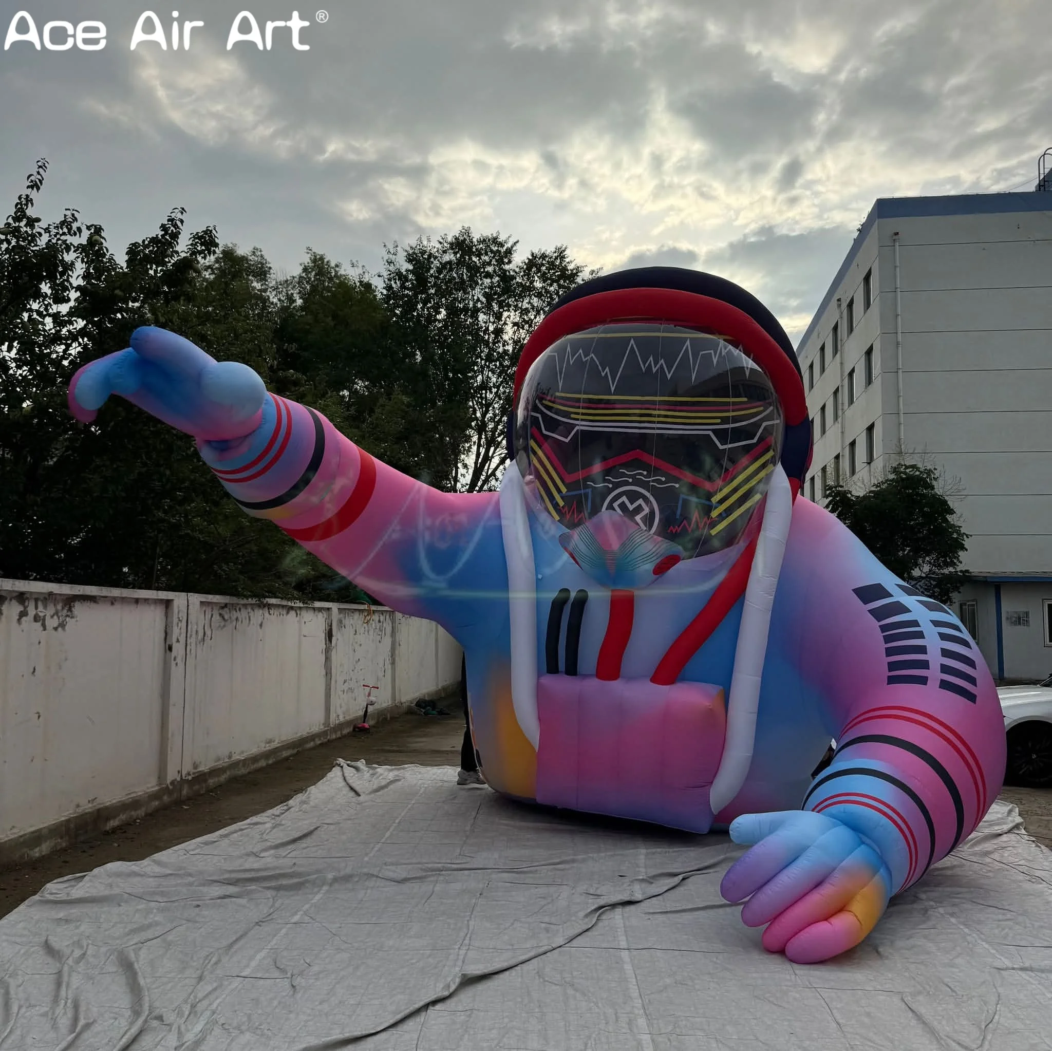 Giant Inflatable Spaceman Inflatable Astronaut for Dj Concerts Decorations & Outer Space Galaxy Planet Theme Exhibitions