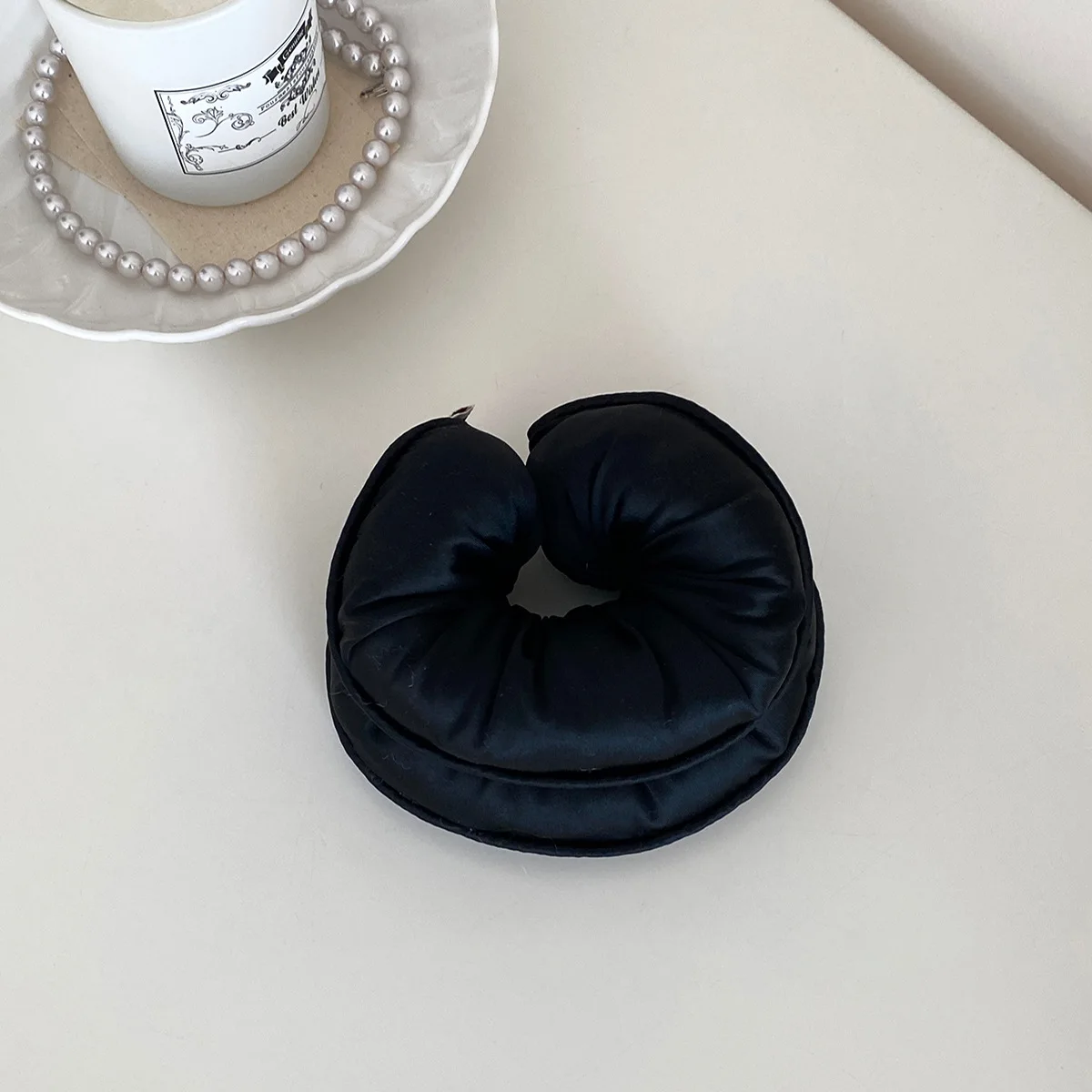 Haarbandjes van spons, elastiek, satijn en katoen voor dames en meisjes; grote, zachte, effen haaraccessoires.